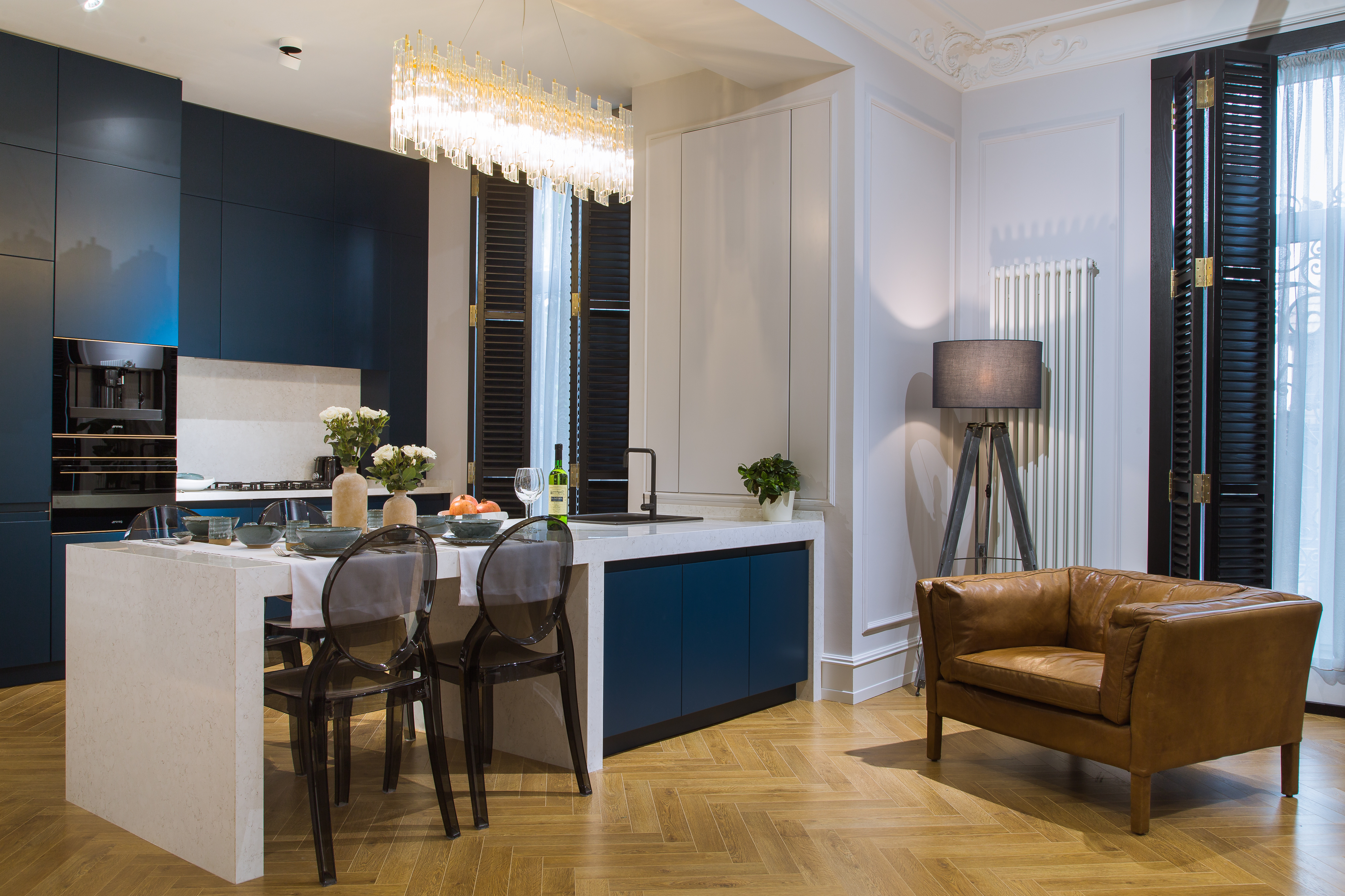 There should be a title of product.