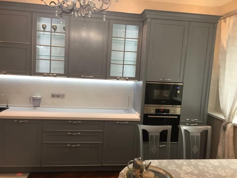 There should be a title of product.