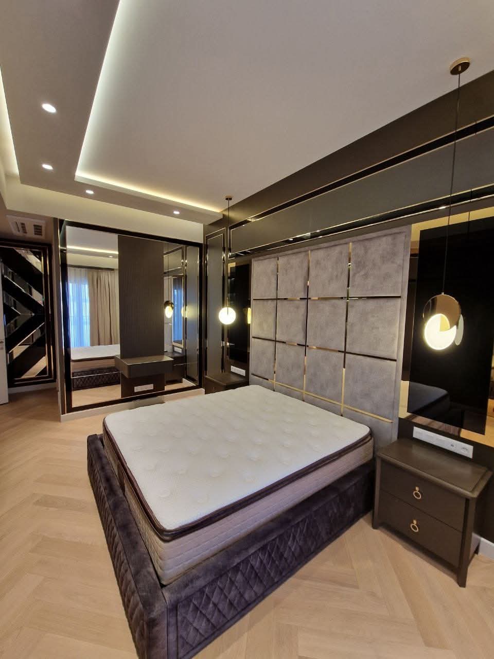 There should be a title of product.